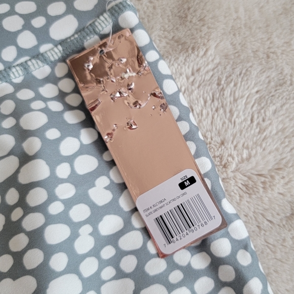 Ellie gray and white leggings - Picture 4 of 7